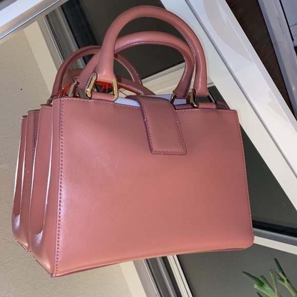 New Luxury Jimmy Choo calf leather handbag with original tag. - Picture 5 of 8